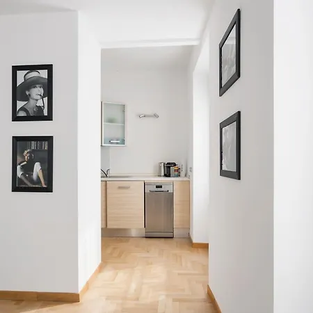 Apartament Hostmate - - Vicolo Fiori - Brera *